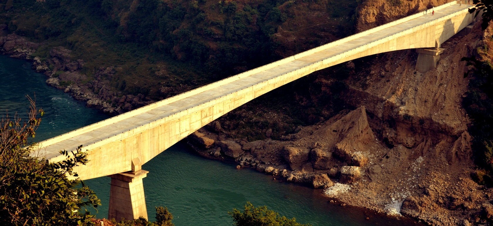 187m long Balanced Cantilever Bridge having 137m central span over river Chenab at Akhnoor, J&K