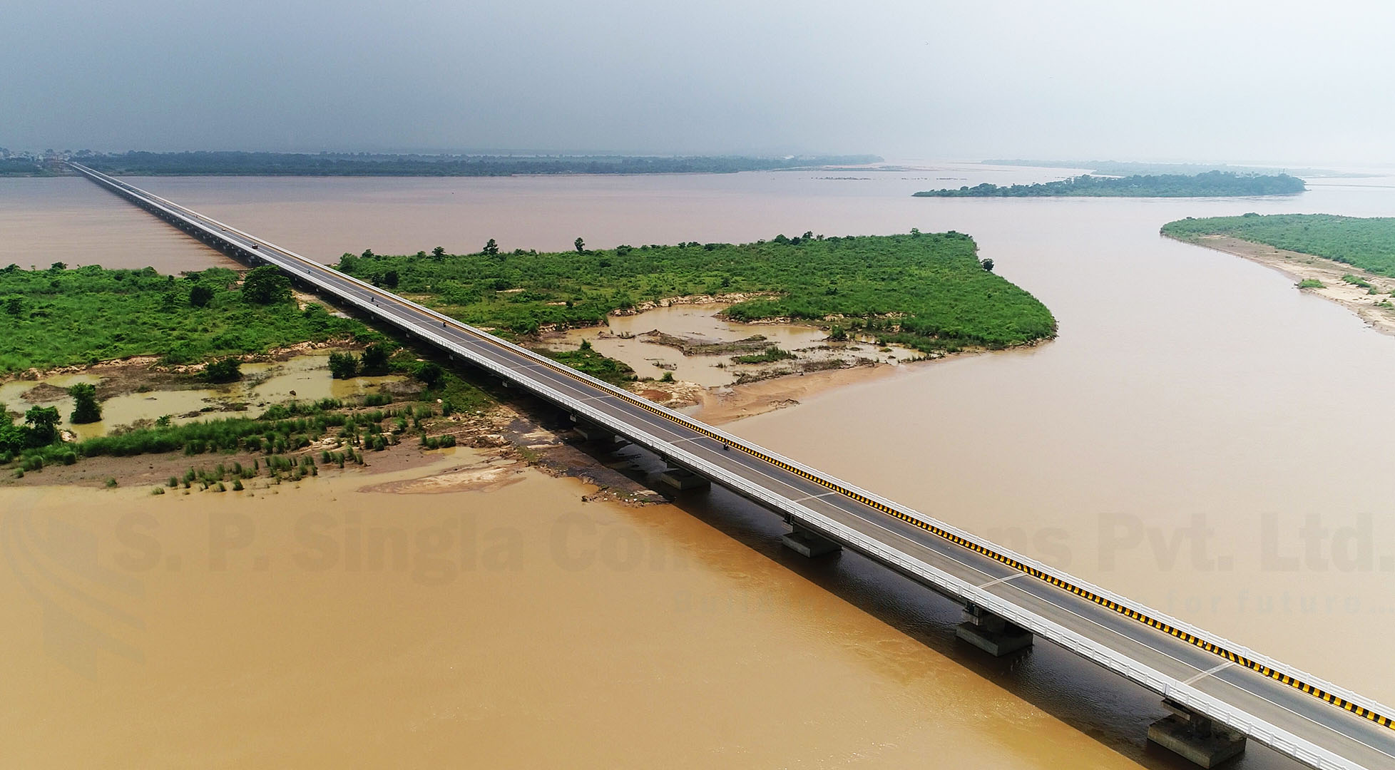 2.58 Km Long High level bridge over river Mahanadi near Cuttack in Odisha state