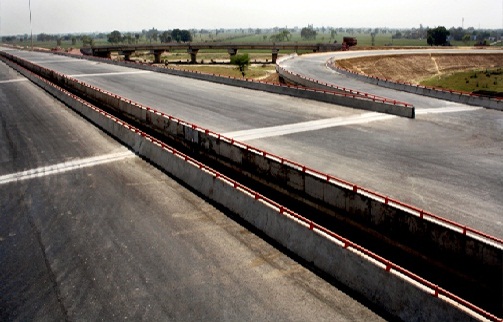 8 Lane Interchange on Yamuna Expressway near Mathura, Uttar Pradesh.