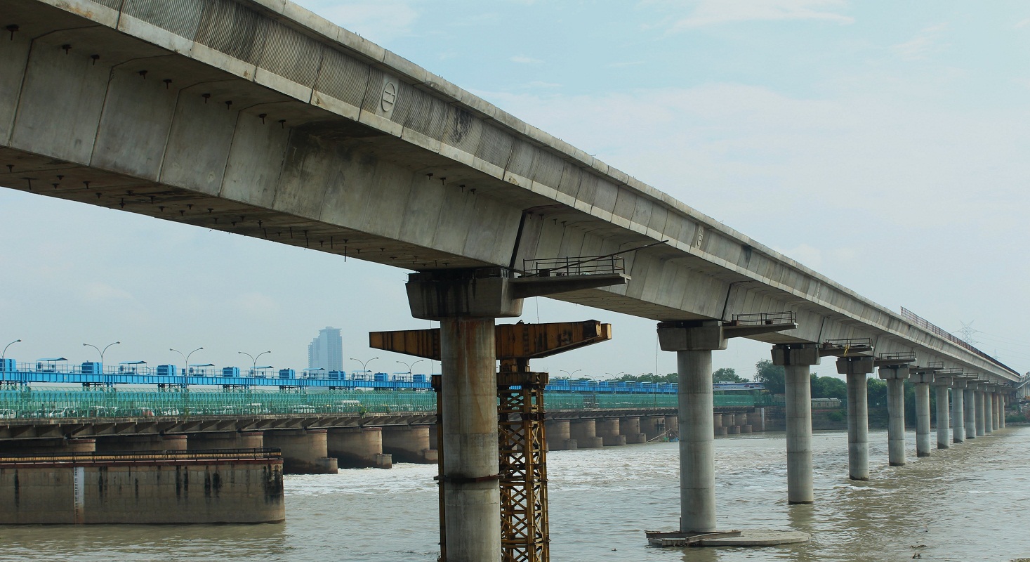 A High Level Bridge over river Yamuna at Kalindi Kunj For DMRC, New Delhi.