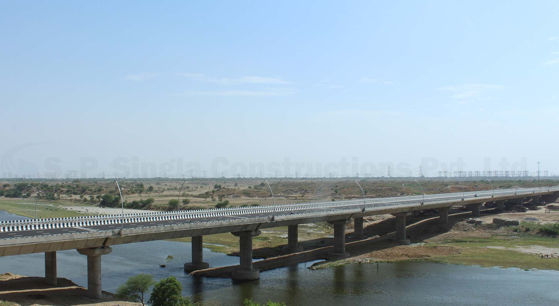 8 Lane 600m long Major Bridge on river Yamuna on Agra-Firojabad Expressway section (Greefield Project) on EPC mode
