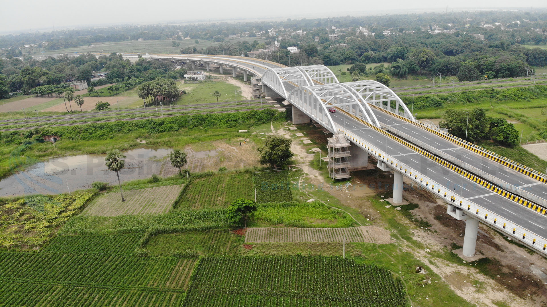 Approach to Digha Ghat rail cum road Bridge near Sonepur